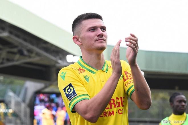 爱游戏官网关于重磅！曼城内部会议纪要流出——赛前队长鼓劲斯图加特围绕法国杯更衣室发声，今晚广东宏远备战欧超杯的信息